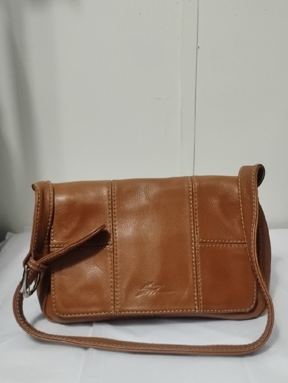 Stone Mountain Genuine‎ Leather Tan Crossbody Shoulder Bag